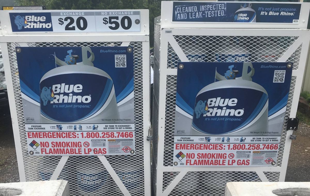 EARLEY'S FARM AND HARDWARE posted Earley Farm & Hardware