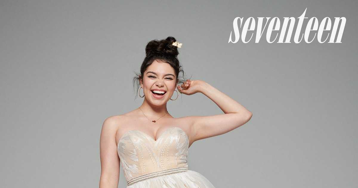 Moana Actress Auli’i Cravalho Gives Prom Advice — and Reveals She W...(00)