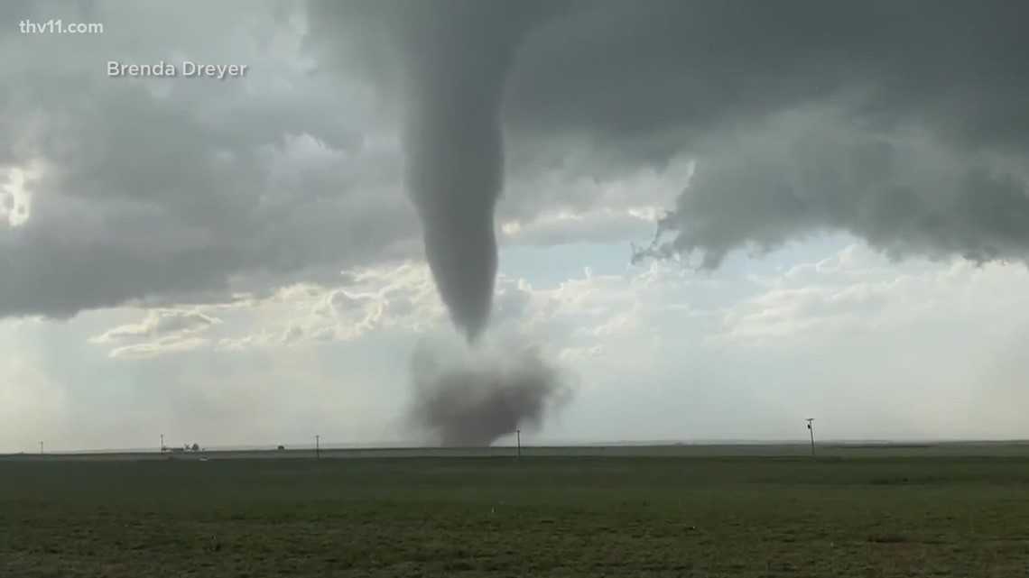 The different funnel type clouds and how to tell them apart by Amr Con